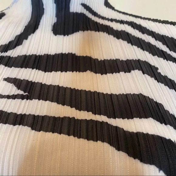 Women pleated colorblock dress NWOT - Picture 6 of 8